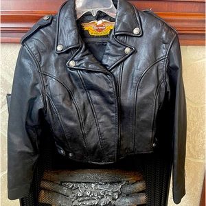 Awesome Vintage Women’s Genuine Harley Davidson Jacket.  Size: Petite Small